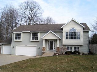 15087 Oakland St, Spring Lake, MI 49456