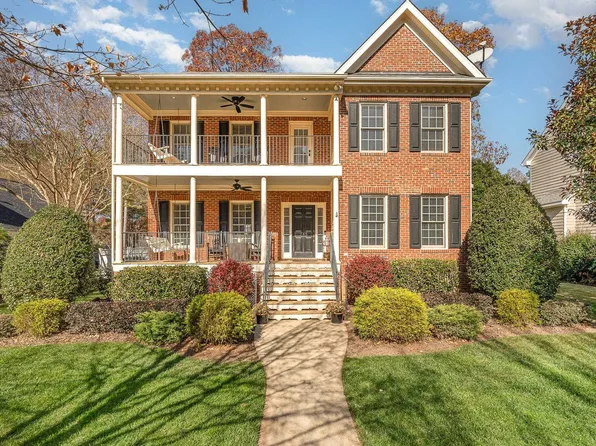 245 Elmcrest Dr, Holly Springs, NC 27540