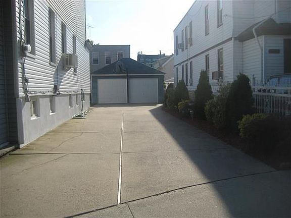 3rd image of 8502 131st St