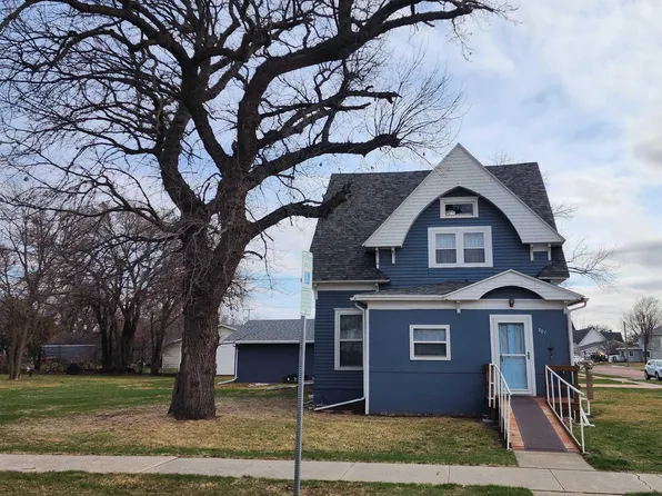 301 E Essex Ave, Salem, SD 57058