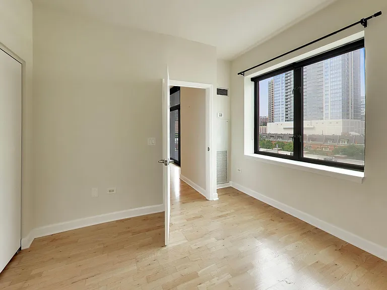 1322 S Prairie Ave #607 — Photo 16