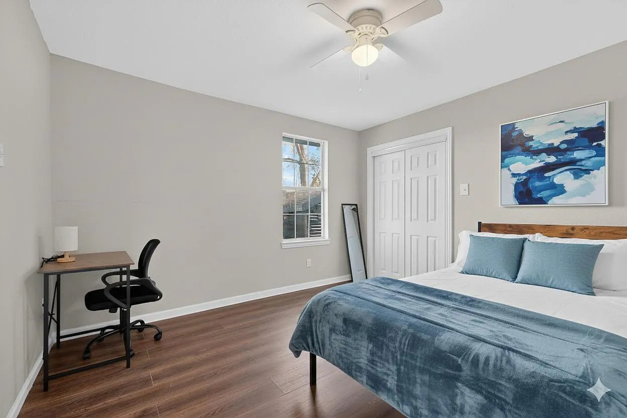 4 bed, 4.0 bath, 1892 sqft, $1,204 — Photo 1