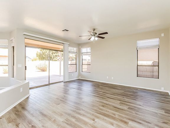 5th image of 1356 E Black Diamond Dr
