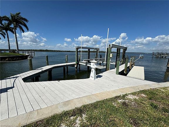 2nd image of 5585 Avenida Pescadora
