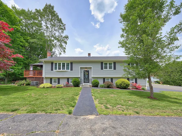 32 Deer Run Lane, Shelton, CT 06484