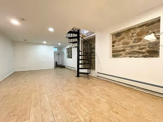 Rented by 585 Evergreen Avenue, LLC | media 6