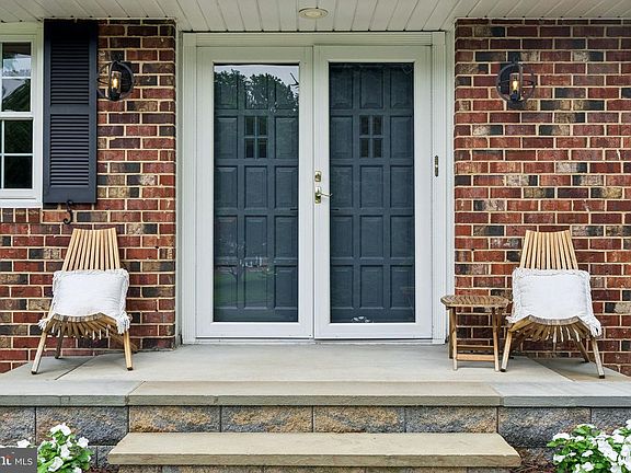 4th image of 10173 Green Clover Dr