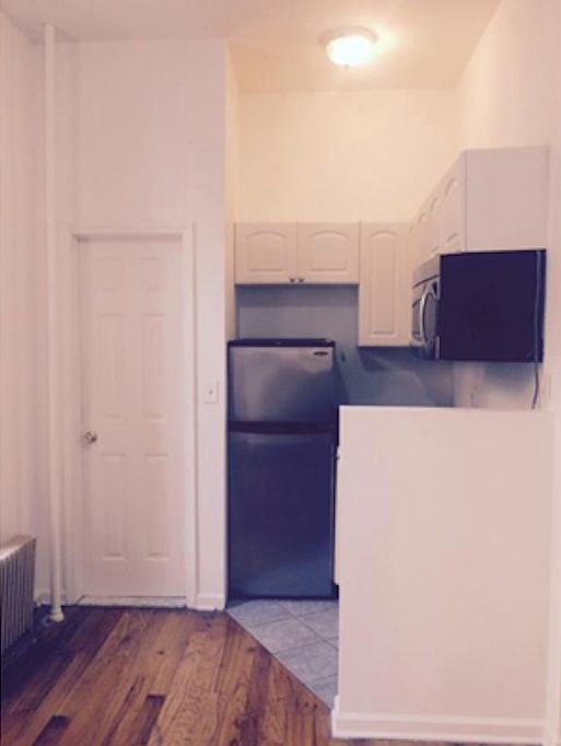2nd image of 421 Manhattan Ave APT 3