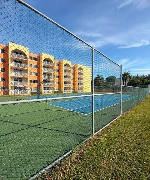 6930 Miami Gardens Dr #1-517 — Photo 17