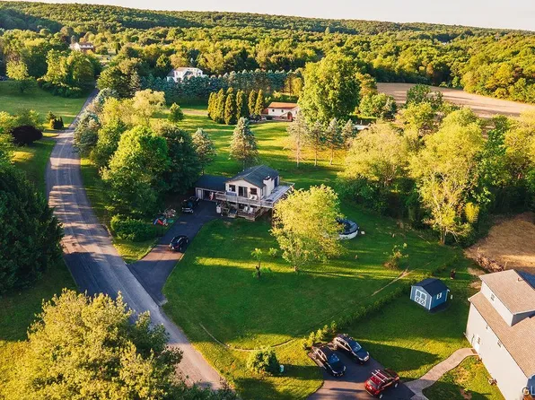 60 Lakeview Dr, Lehighton, PA 18235