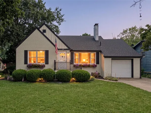 216 Cedar Ave, Danville, IL 61832