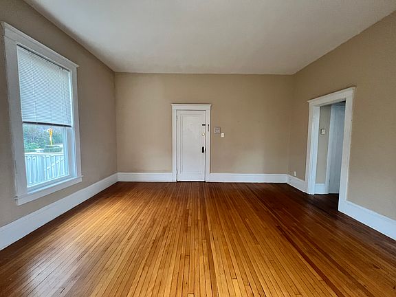 3rd image of 161 Clifton St APT 1