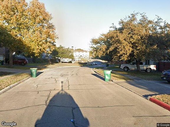 Exterior Neighborhood (street photo)