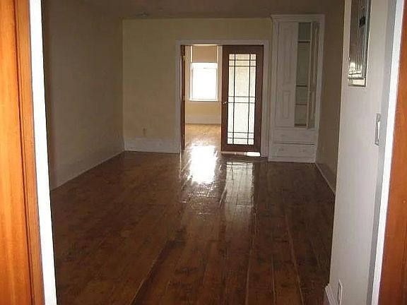 3rd image of 253 5th St APT 4