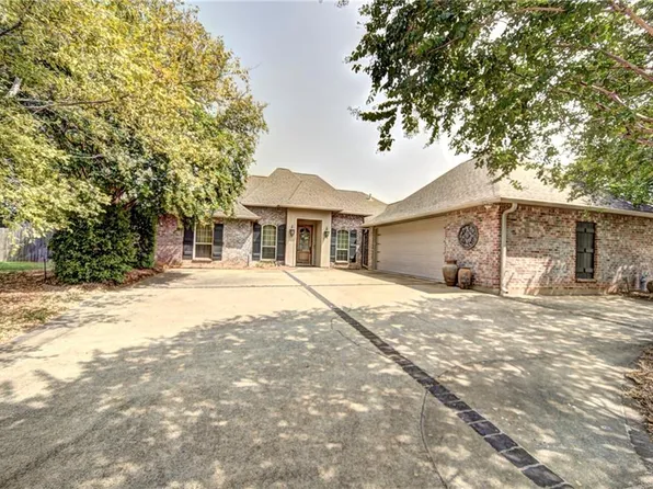 309 Ledet Dr, Natchitoches, LA 71457