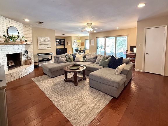 2nd image of 415 Johnson Woods Dr