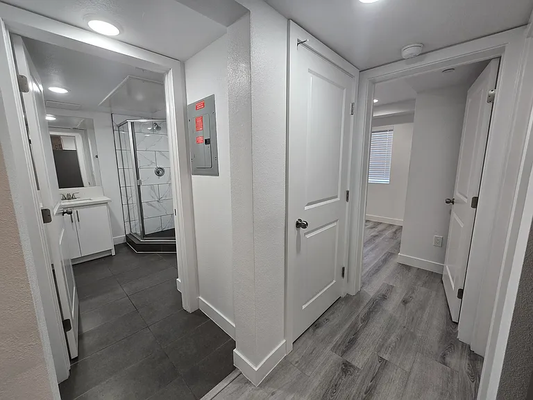 1807 Workman St #3/4 — Photo 7
