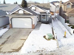 215 S Hidden Vale Pl NW, Calgary, AB T3A 5C5