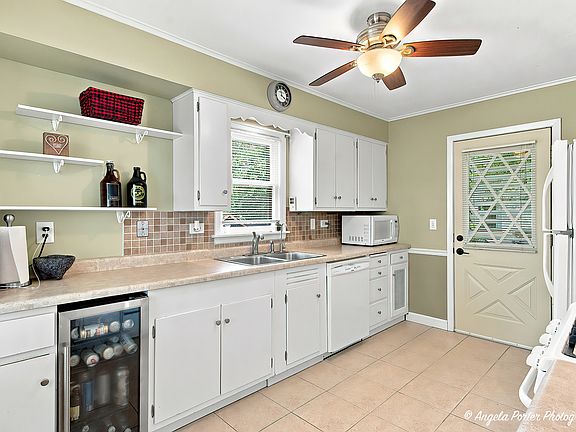 5th image of 2904 Wooded Ln