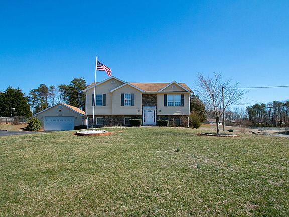 3rd image of 1320 Virginia Woods Dr