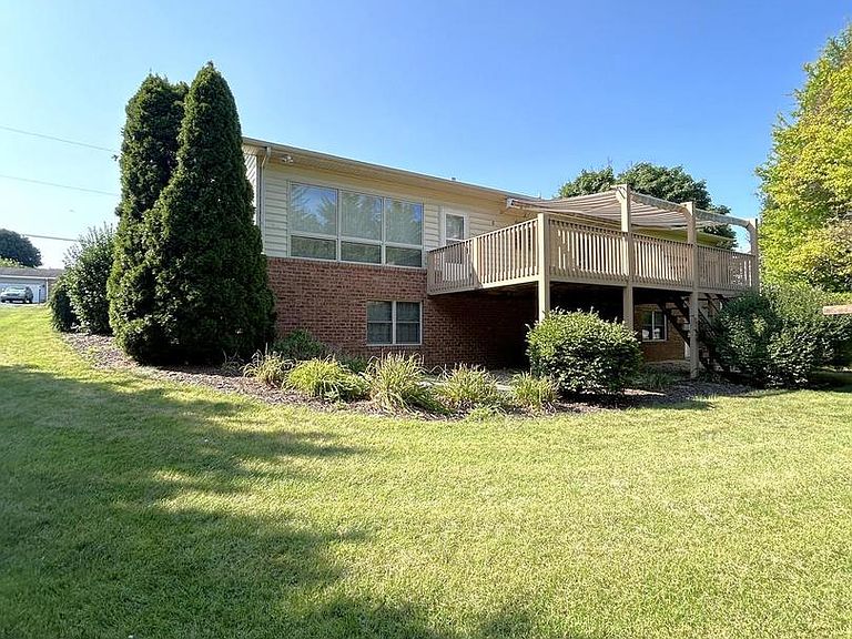 Listing photo 4