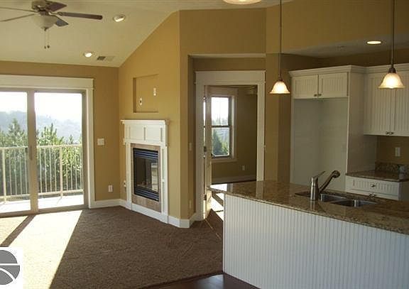 4th image of 10761 Pine Bluff Dr