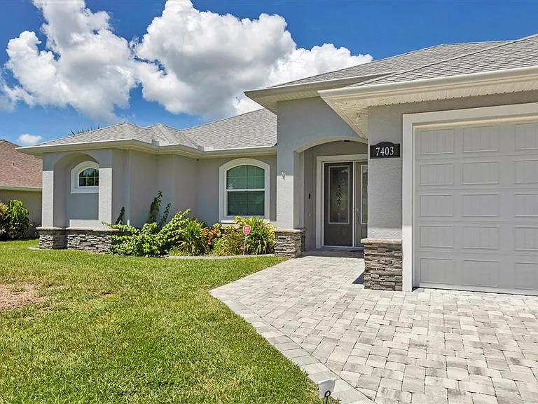 7403 Snow Dr — Photo 3