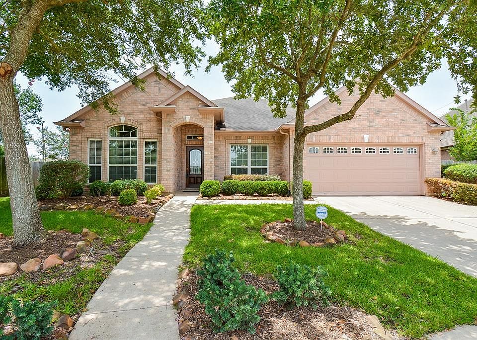 1st image of 2022 Kenilworth Dr