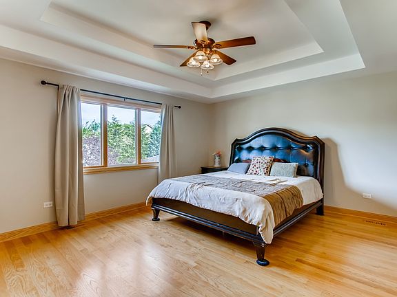 5th image of 8158 Natoma Ave
