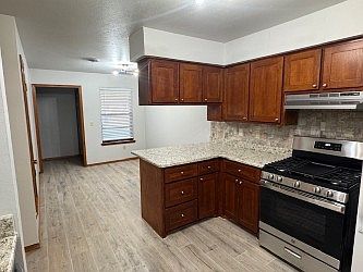 3rd image of 5811 Fordham Dr
