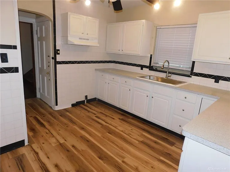 825 Audrey Pl — Photo 14