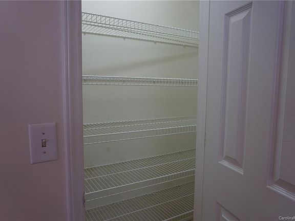 4th image of 4121 Oakwood Ave