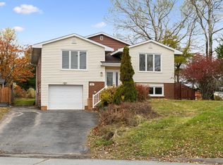 93 Wexford Rd, Halifax, NS B2V 1R8