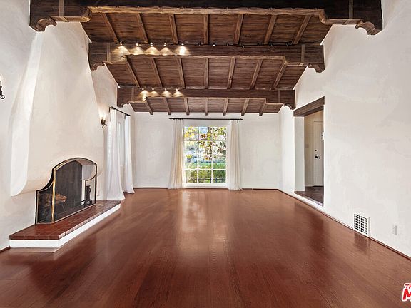 4th image of 1607 Carlyle Ave
