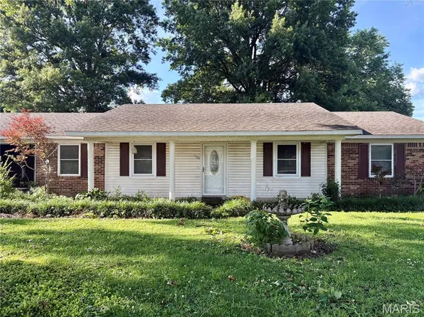 305 Manor Rd, Steele, MO 63877