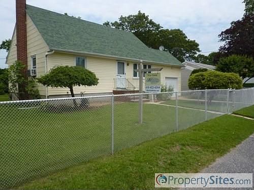 2nd image of 25 Wavecrest Ave