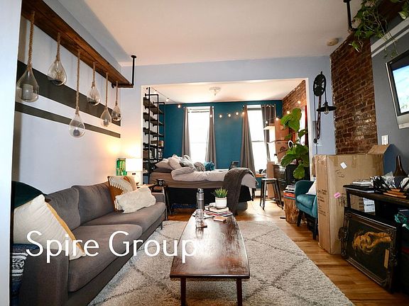 4th image of 814 10th Ave #3DW
