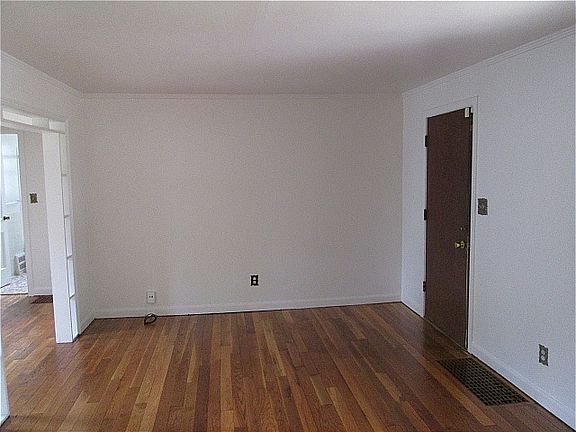 3rd image of 6323 Bellefontaine Ave