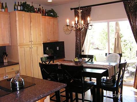 Eating Space / Wood Floors