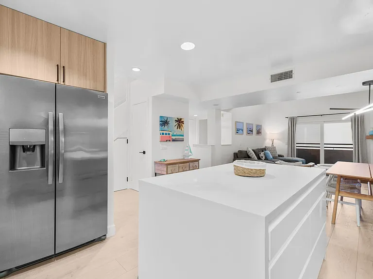 401 N Coast Hwy N #305 — Photo 20