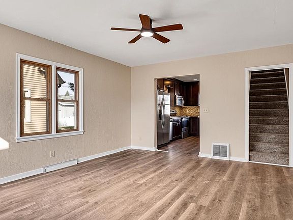 5th image of 1521 Travis STREET