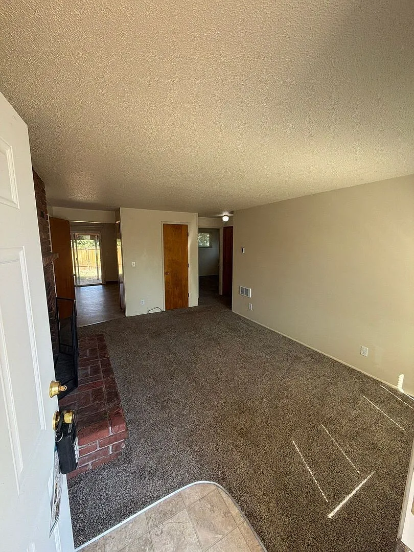 2 bed, 1.0 bath, $1,695 — Photo 3