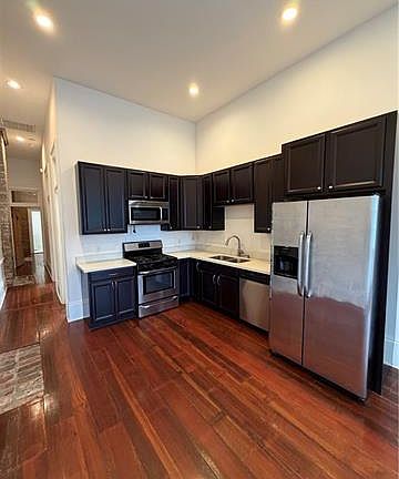 3rd image of 1521 Eagle St