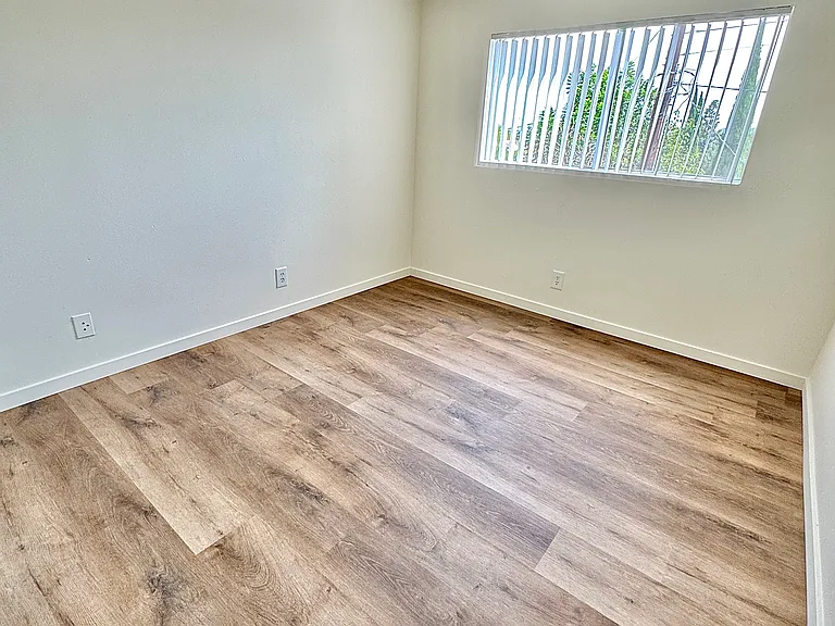 11200 Victory Blvd #9 — Photo 28