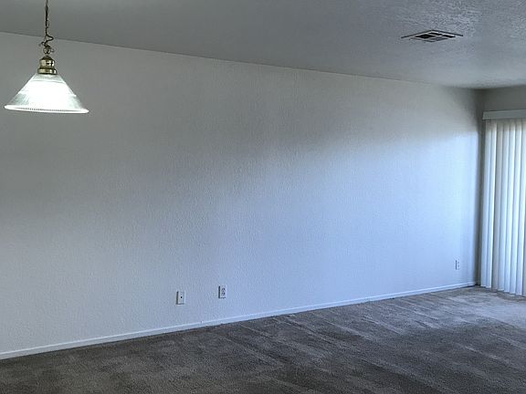 2nd image of 5046 S Rainbow Blvd Unit 103