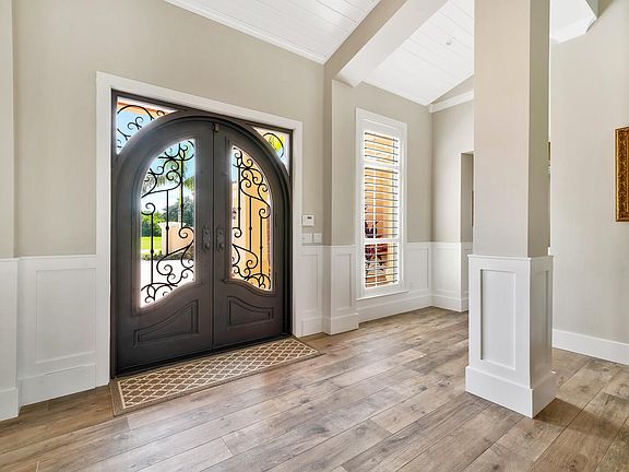 Home For Sale In FIRST REPLAT OF RIVER POINT PUD