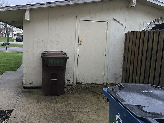 3rd image of 41043 Gunter Ct