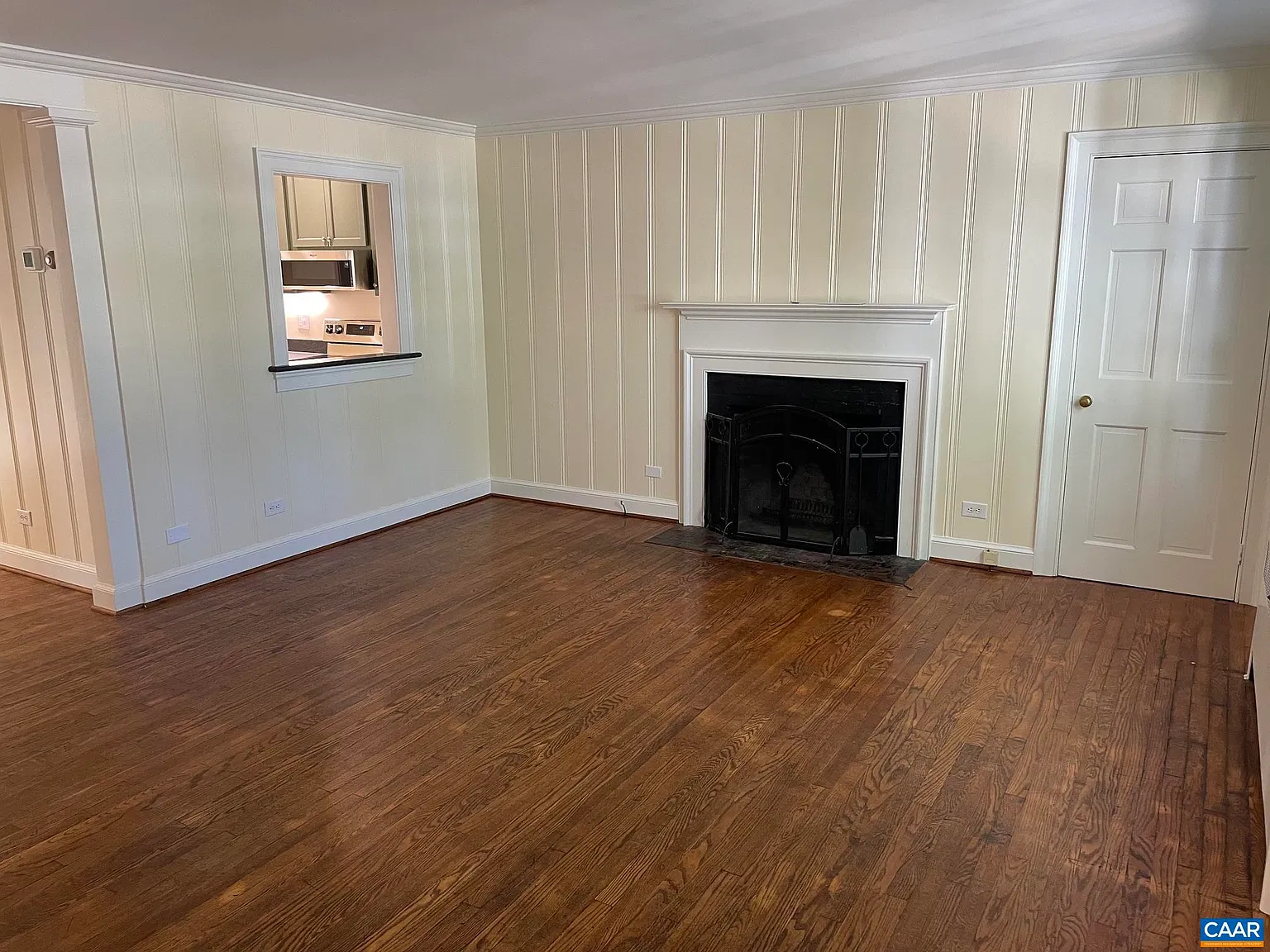 4 bed, 2.0 bath, 1726 sqft, $3,600 — Photo 4