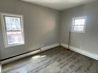 216 3rd St #2R, Elizabethport, NJ 07206