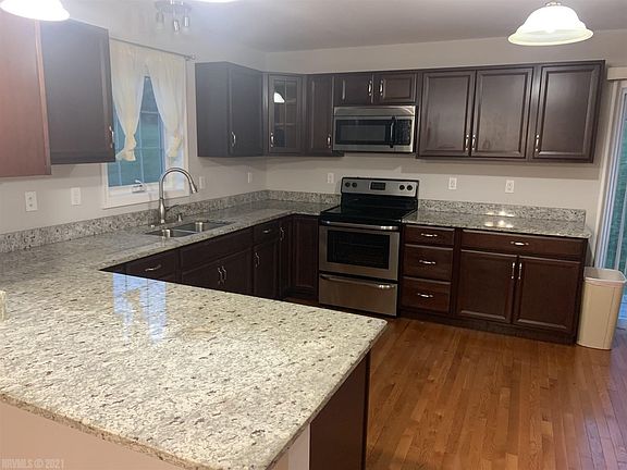 4th image of 295 Alder Ln